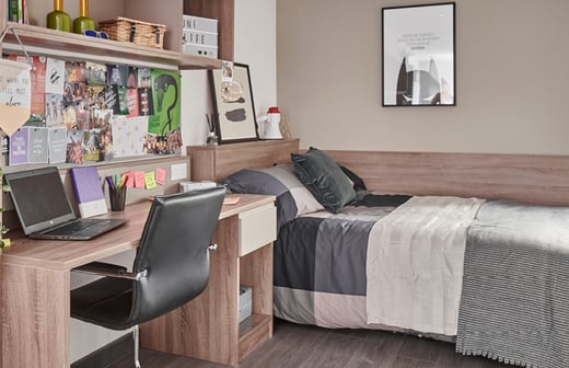 Premium En Suite Mid