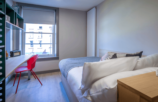 Gold En Suite