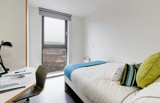 Silver En Suite