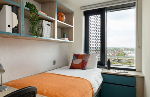 Private Bedroom - Summer Room
