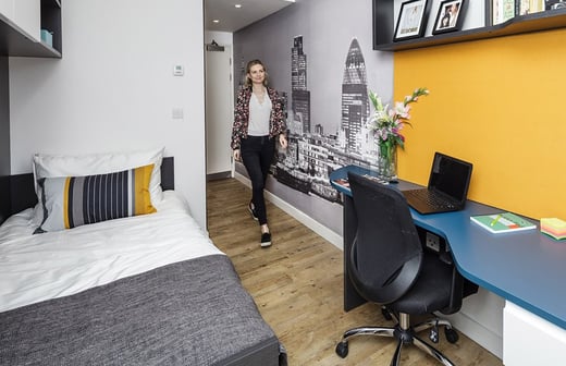Ensuite Bedroom-Tower Bridge