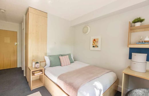6 Bed Deluxe En-suite
