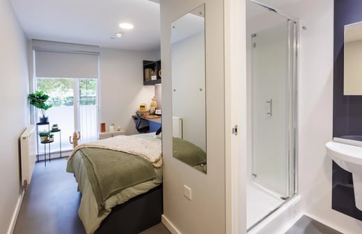 10 Bed En-Suite Plus