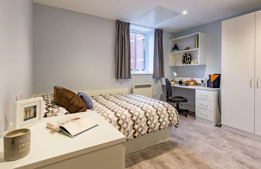 5 Bed Standard Studio