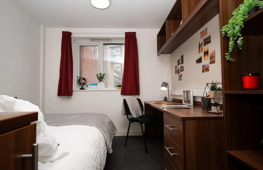 Large Double En-suite