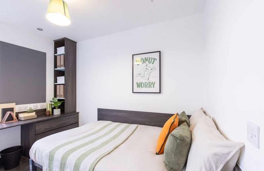 8 Bed En-suite