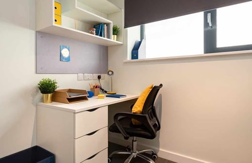 6-Bed Large Ensuite (Superior View)