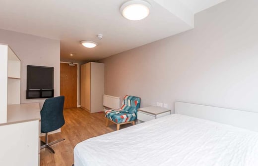 7 Bed Cluster