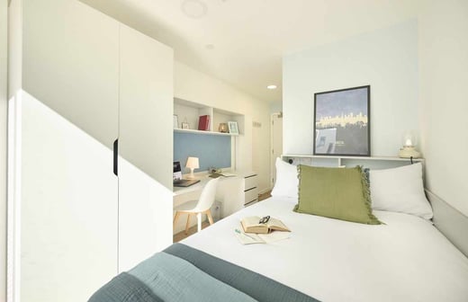 Bronze Ensuite