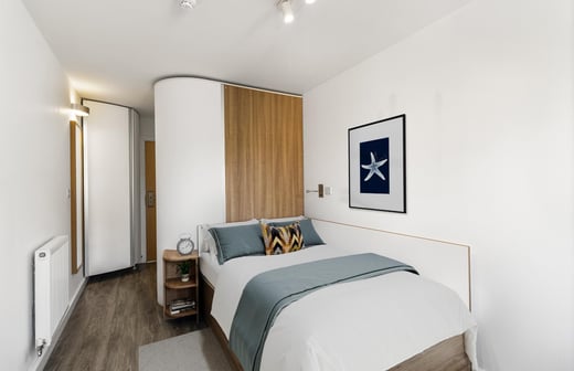Gold En Suite