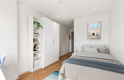 Silver En Suite