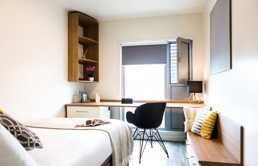 Silver En Suite