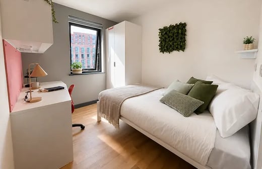 Silver En-Suite
