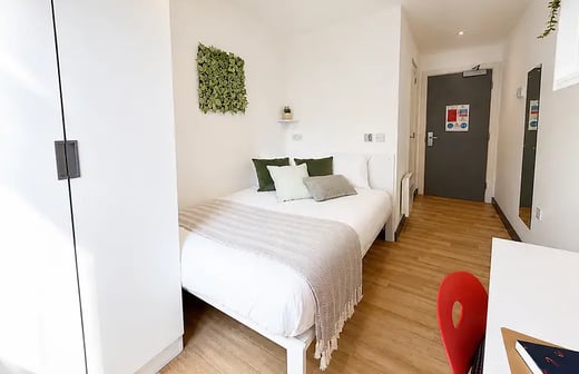 Gold En-Suite