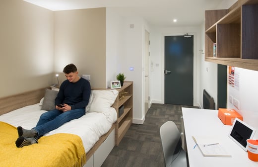 Superior Plus-Single Ensuite