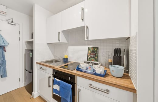 Silver River Studio, Floors 7-8