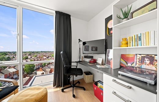 Silver Compact City Studio