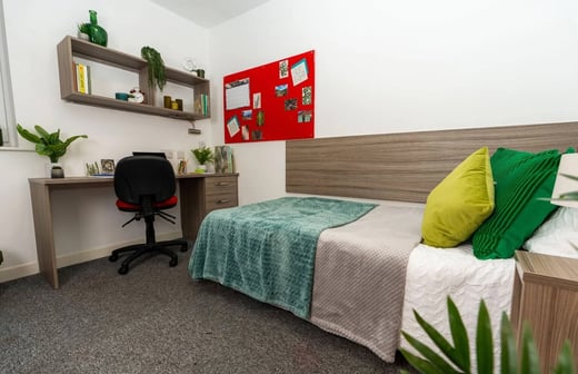 Standard En-Suite