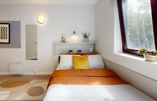 Silver En Suite
