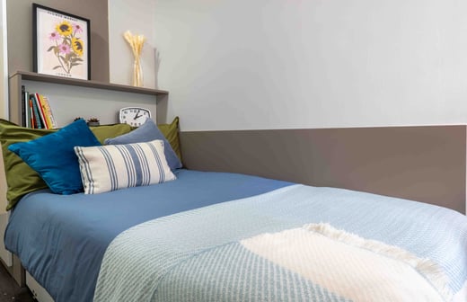 Bronze En Suite Single