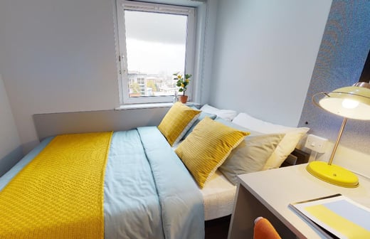 Silver En Suite