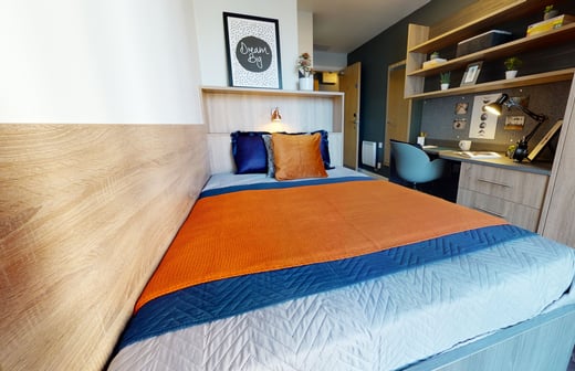 Silver En Suite Plus