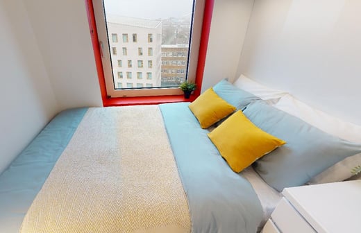 Bronze En Suite Plus