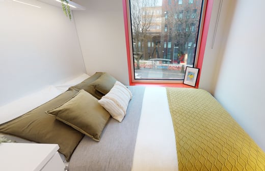 Silver En Suite Plus