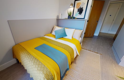 Gold En Suite