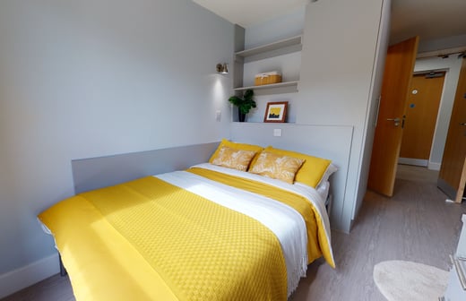 Silver En Suite