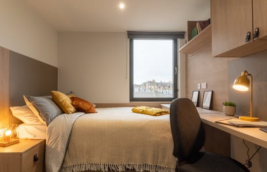 Silver En Suite