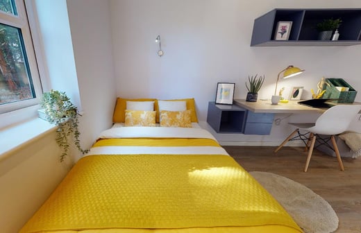 Gold En Suite