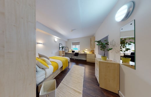 Gold En Suite Plus