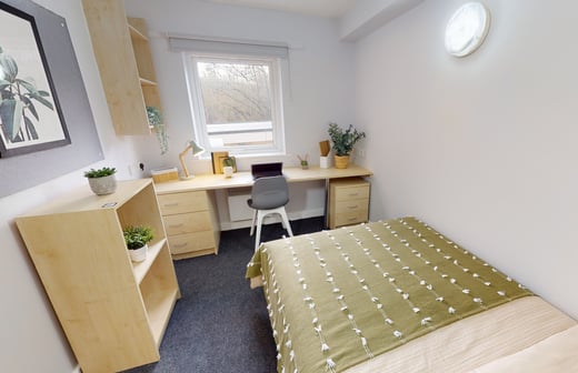 Bronze En Suite