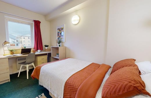 Copper En Suite
