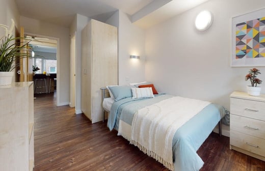 Silver En Suite Plus