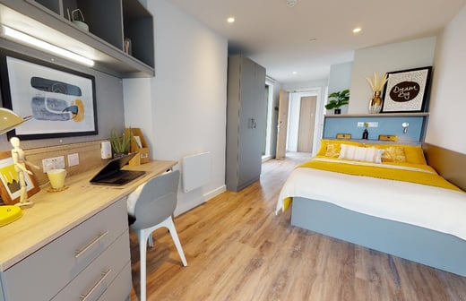 Silver En Suite Plus-2627