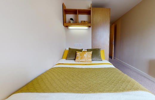 Bronze En Suite