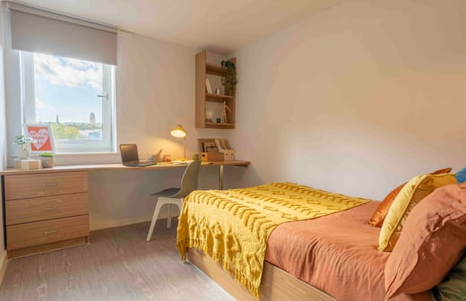 Silver En Suite
