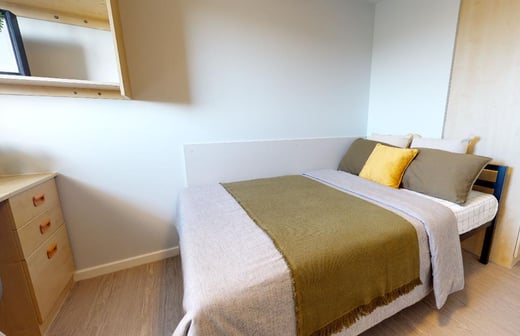 Gold En Suite