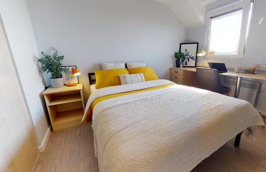 Gold En Suite Plus