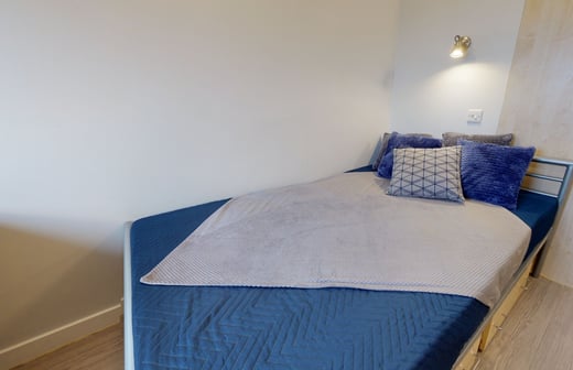 Bronze En Suite Plus