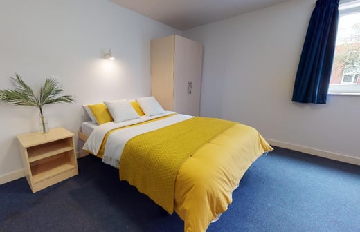 Gold En Suite
