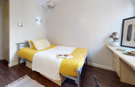 Silver 1 Bed Apartment