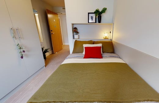 Bronze En Suite Plus