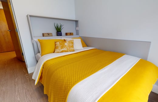 Gold En Suite Plus