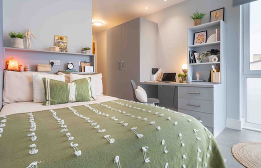 Silver En Suite