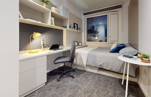 Penthouse En Suite Plus