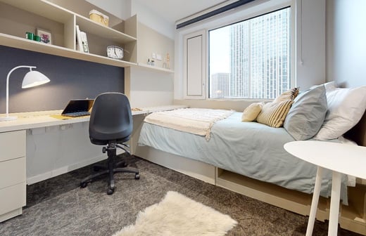 Silver En Suite