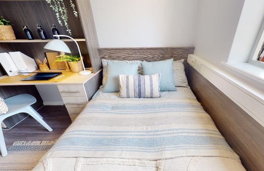 Silver En Suite
